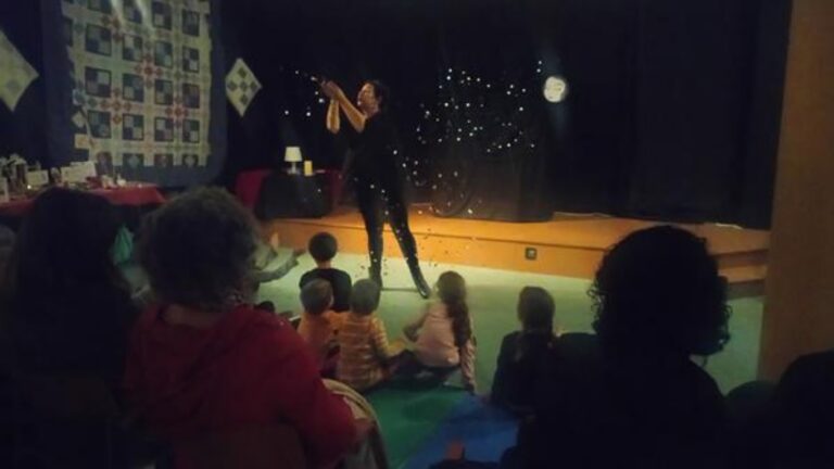 Hora del conte: 'Encendre la nit' - Imatge destacada