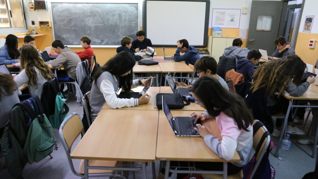 Alt: L'Institut Joaquima Pla i Farreras celebra 25 anys reivindicant-se com 