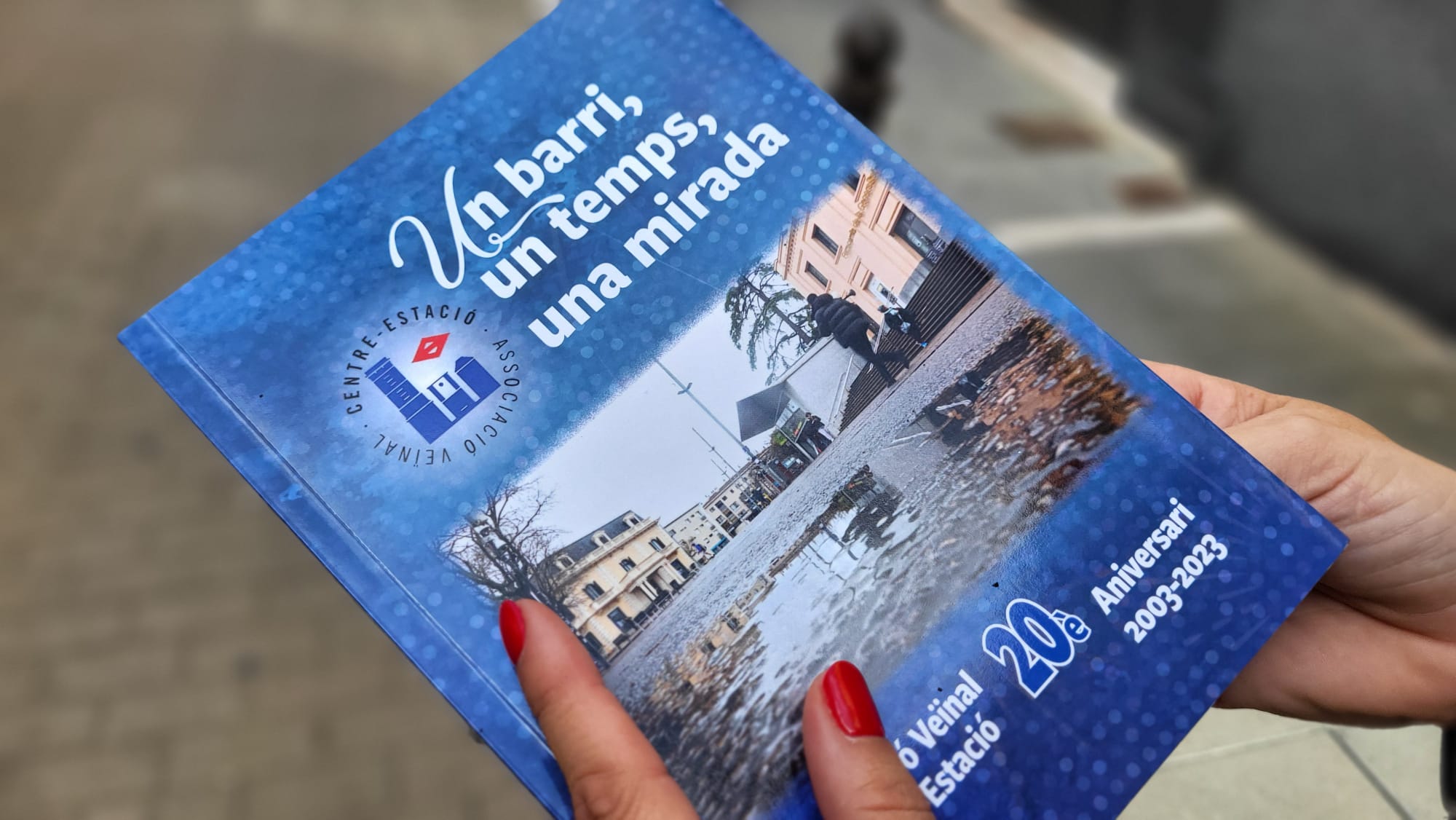 L'Associació Veïnal Centre-Estació presenta un llibre commemoratiu dels seus 20 anys de vida