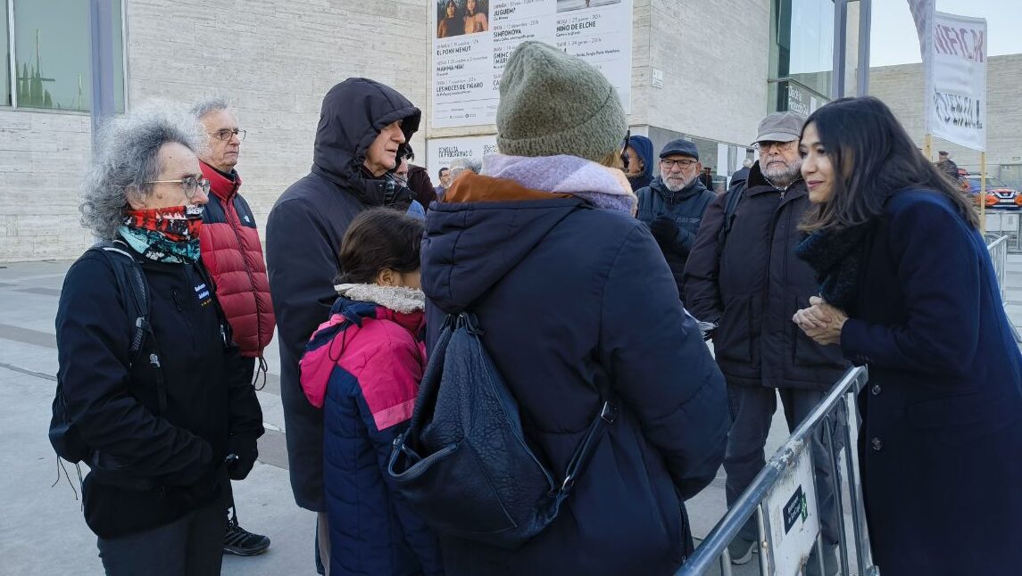 La consellera Parlon entoma el compromís d'intensificar la seguretat a plaça d'en Coll