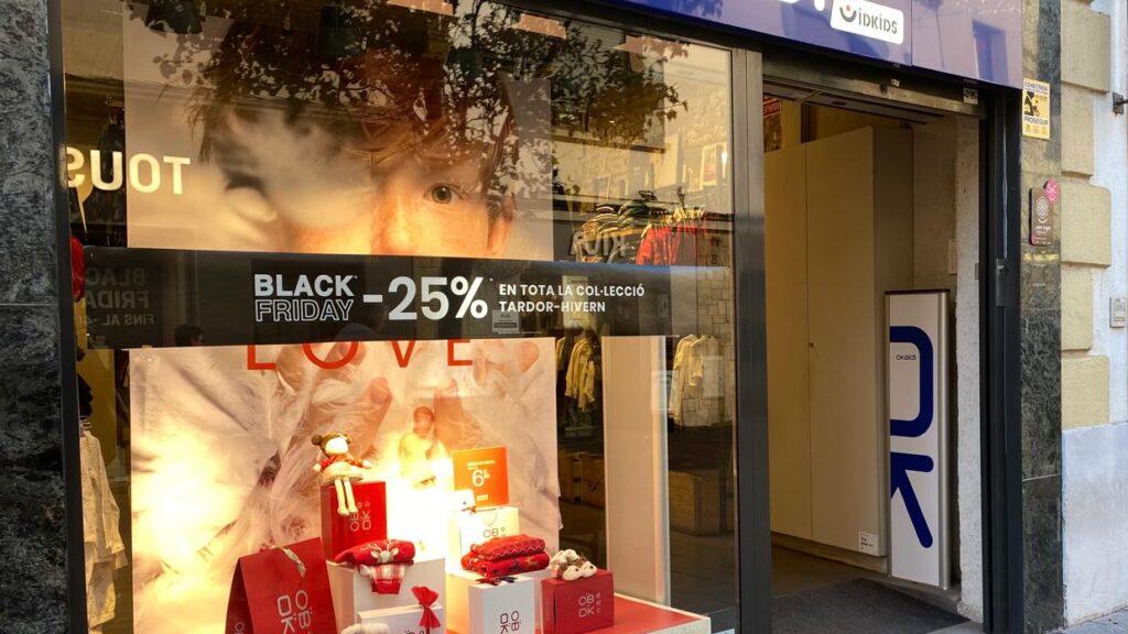 Alt: El comerç de Sant Cugat defensa el tracte personalitzat enmig de l'auge del Black Friday