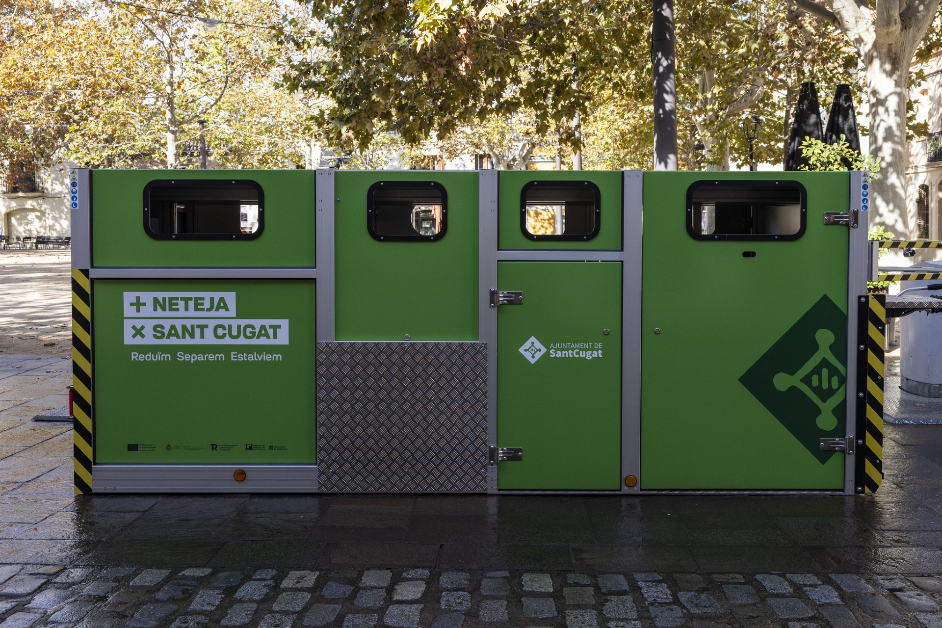 Comença la recollida de residus al centre amb plataformes mòbils: consulta l'horari i els llocs