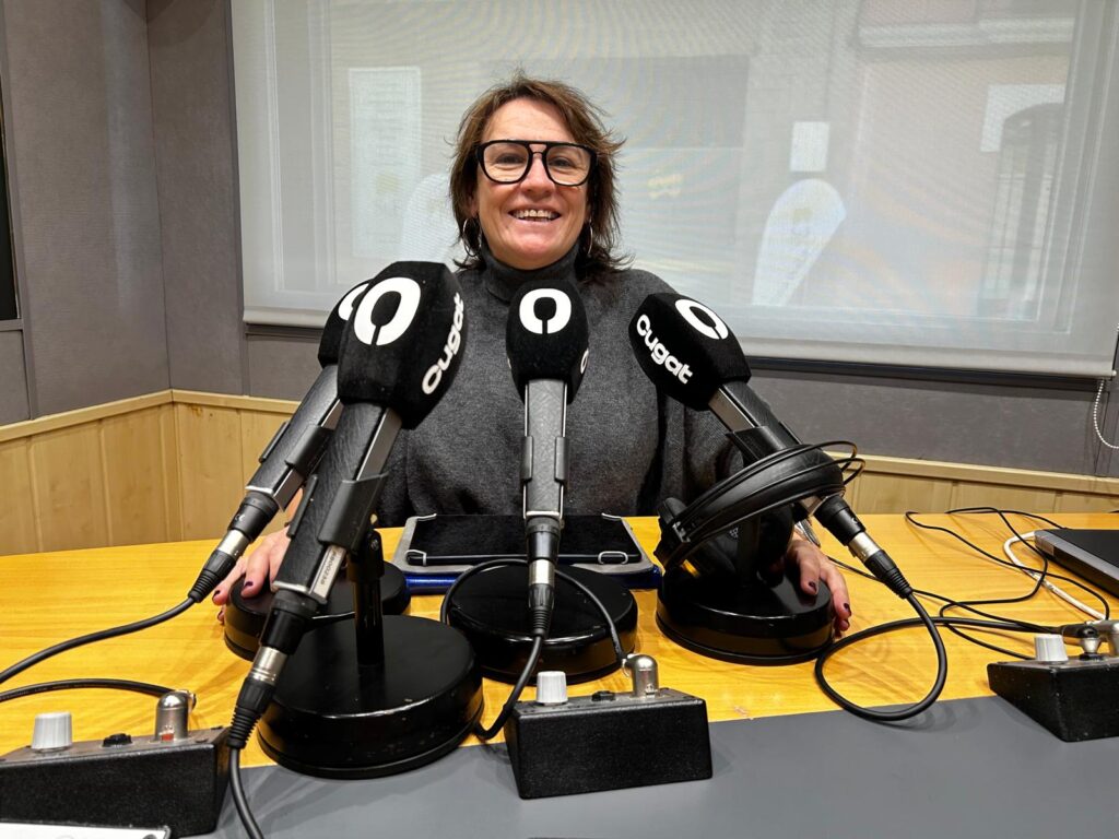 L'homenatge a la reina Sofia, present a les portades i al Cor i fava