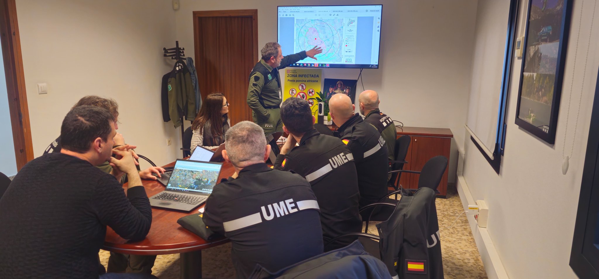 Els militars entren en acció per contenir el brot de pesta porcina
