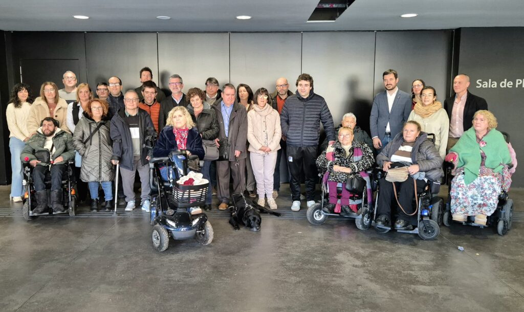 Alt: La Taula per a les Persones amb Discapacitat, als governs: 