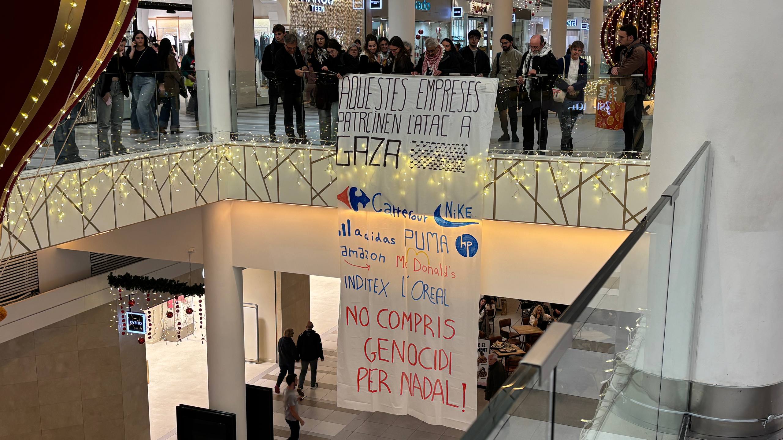 Protesta de Sant Cugat amb Palestina al Centre Comercial