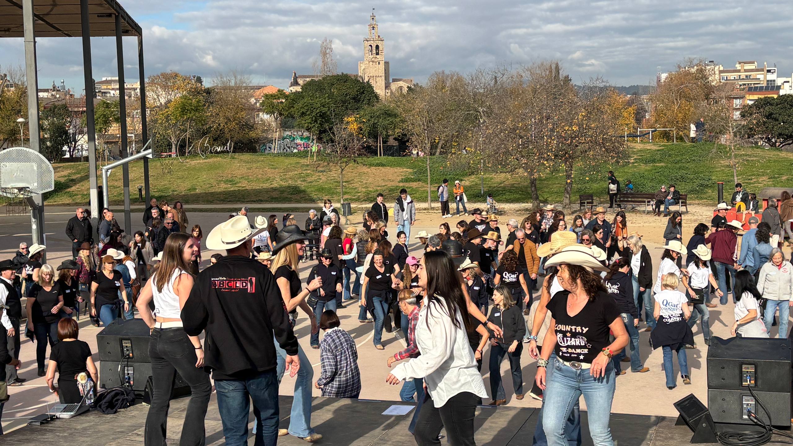Sant Cugat es posa les botes country per La Marató