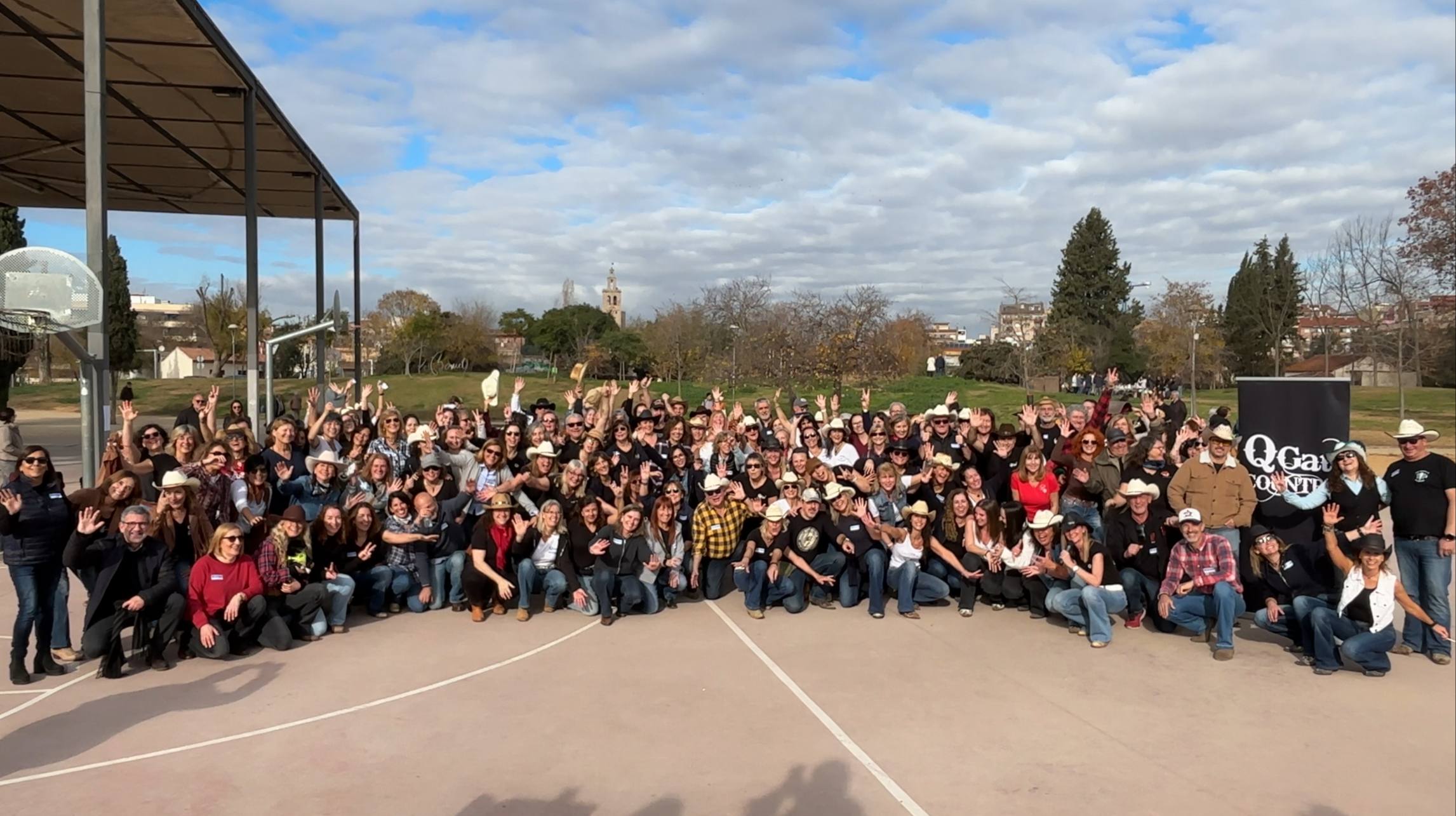 Sant Cugat es posa les botes country per La Marató