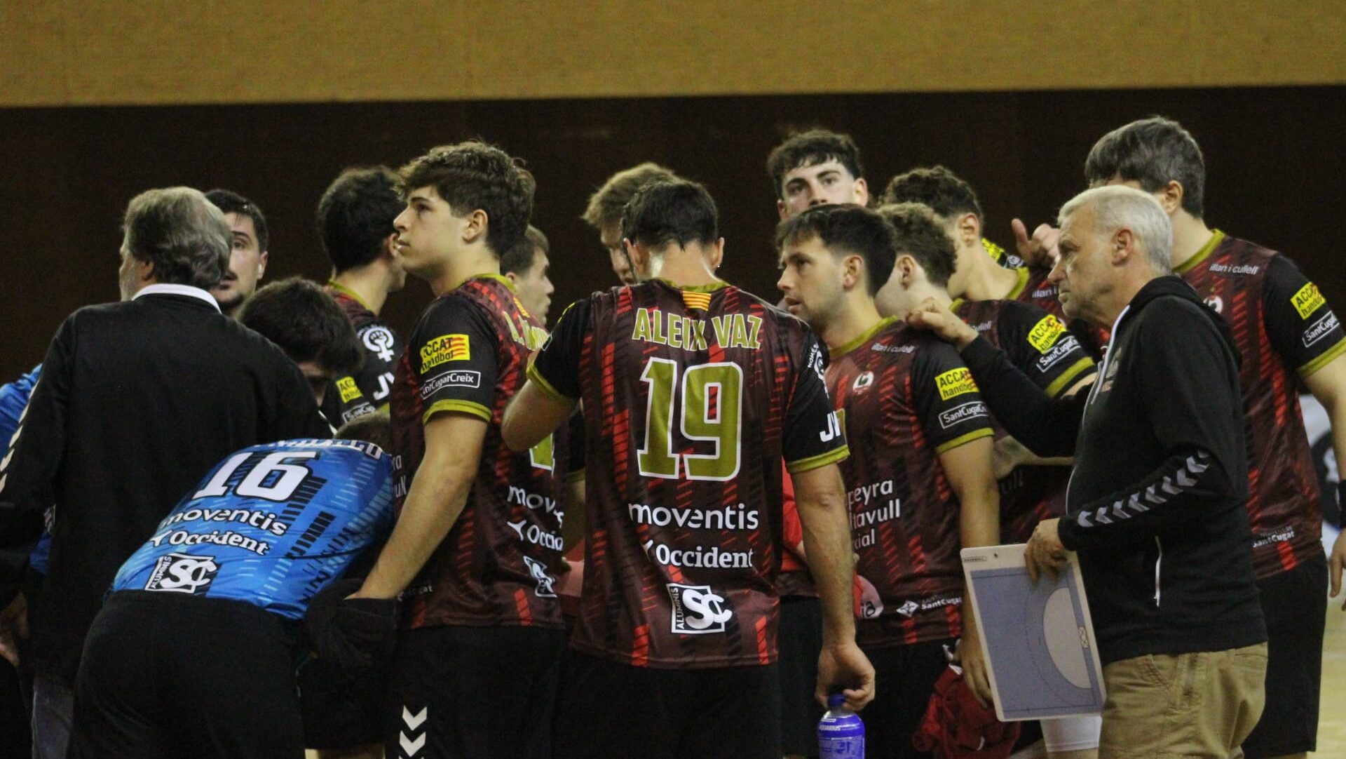 La defensa de l'Handbol Sant Cugat fa sumar el triomf davant el Calella