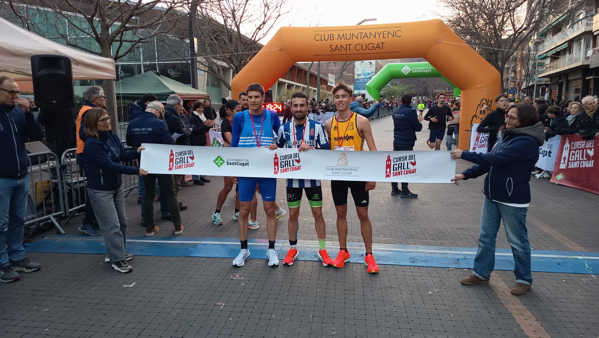 La Cursa del Gall tanca un 2025 amb festa esportiva i cultural