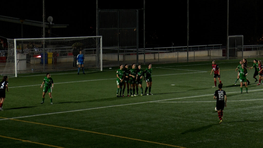Alt: El SantCu femení es veu superat per un efectiu Cornellà