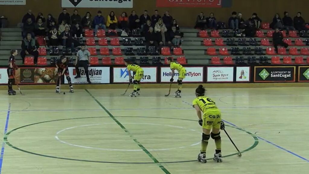 Alt: L'Oxigen PHC Sant Cugat arrenca el 2026 competint però perdent contra un dels millors equips d'Europa