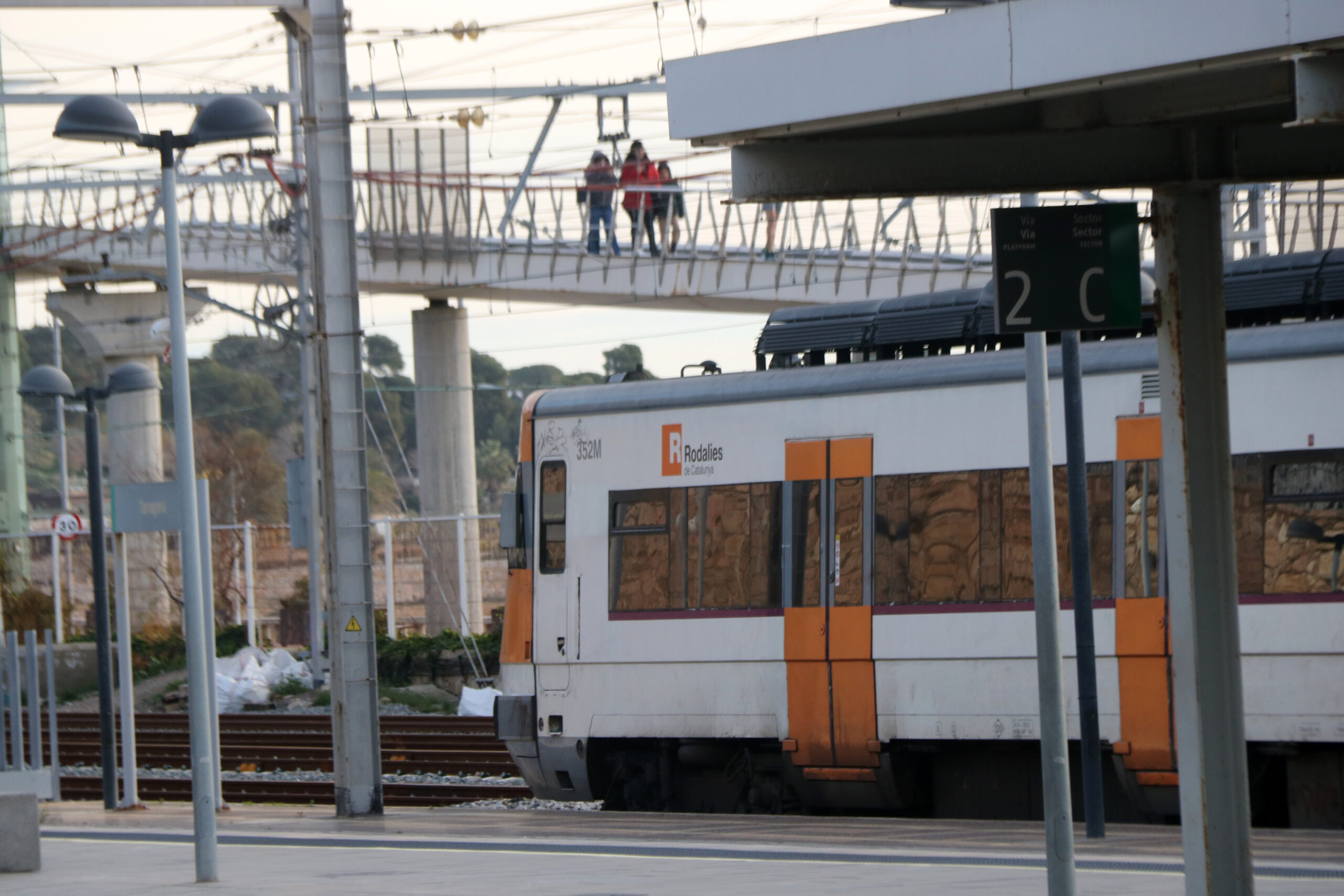 El caos de Rodalies arriba al ple amb acusacions creuades sobre responsabilitats i solucions