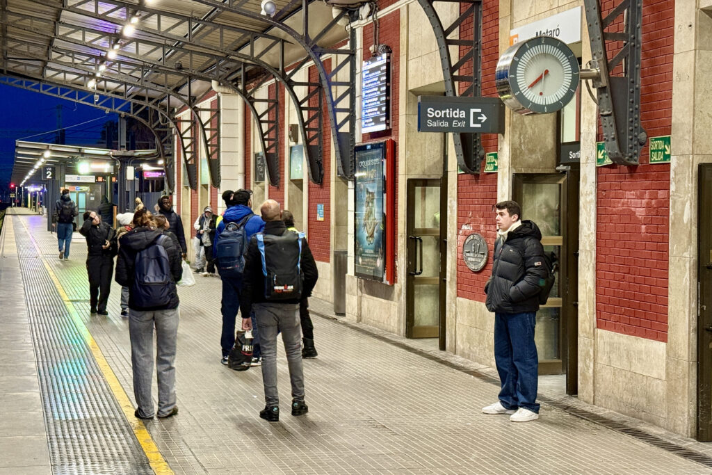 Alt: El Govern recomana fer teletreball i minimitzar desplaçaments innecessaris pel caos a Rodalies