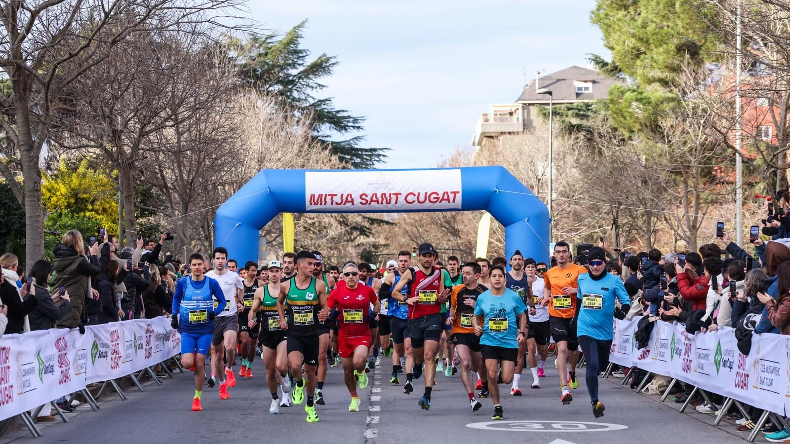 Roger Andreu i Claudia Pérez guanyen la Mitja Marató de Sant Cugat