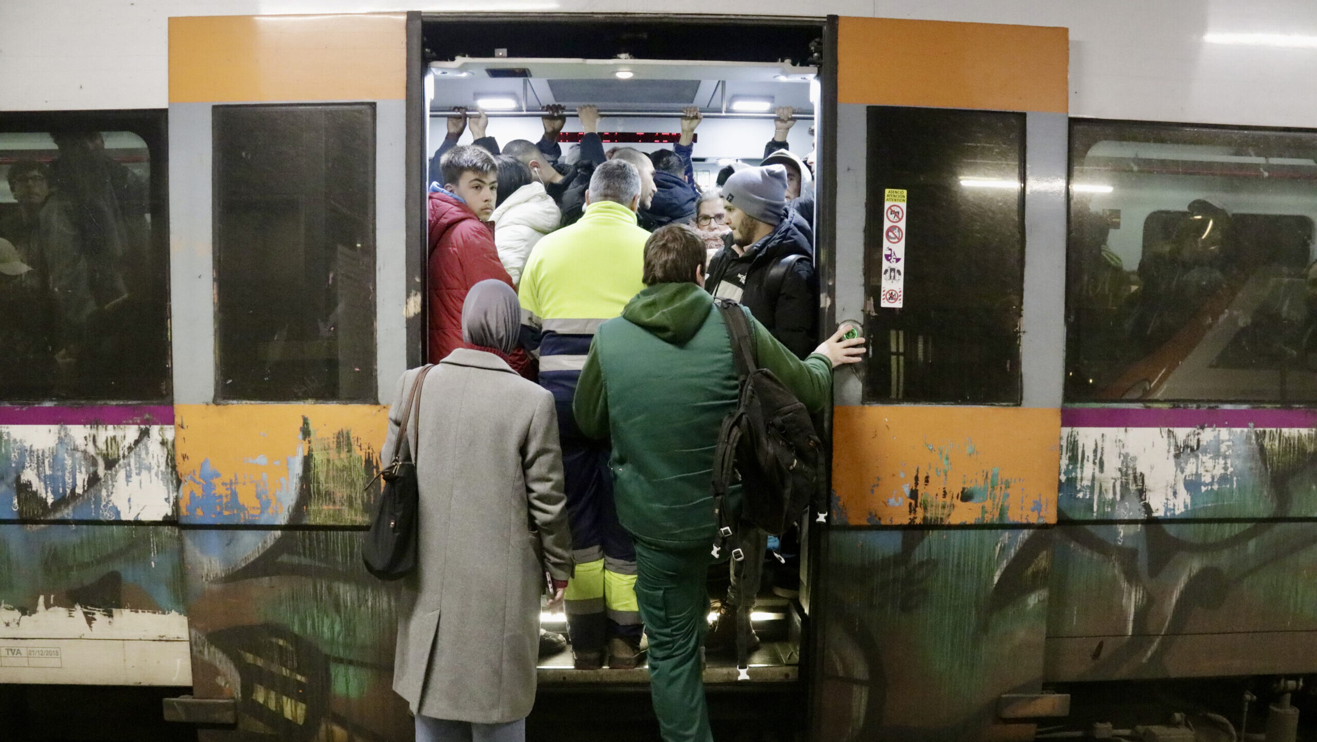 Els sindicats majoritaris desconvoquen la vaga a Rodalies, però CGT la manté