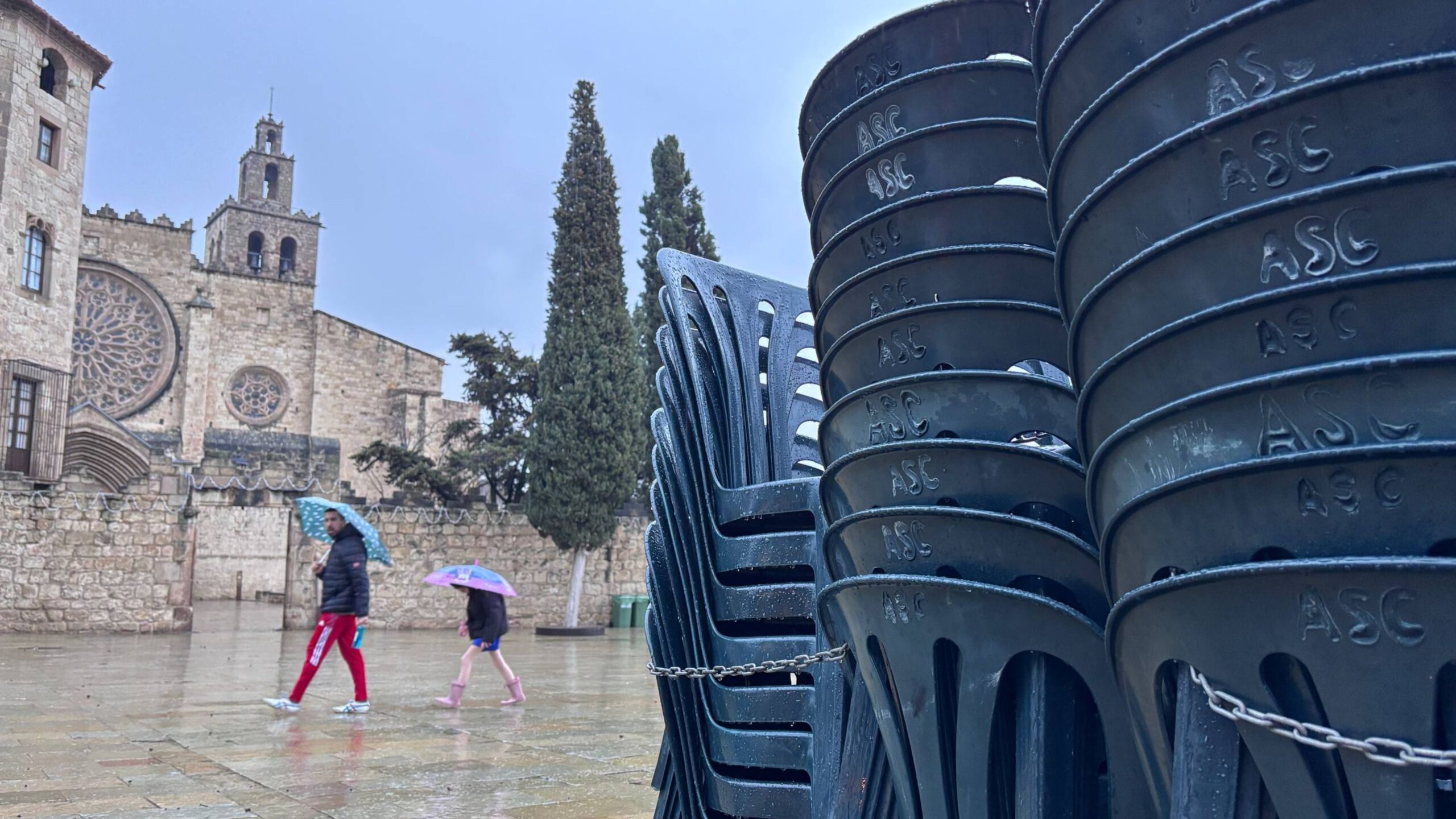 La pluja obliga a suspendre l'inici del Carnaval a Sant Cugat