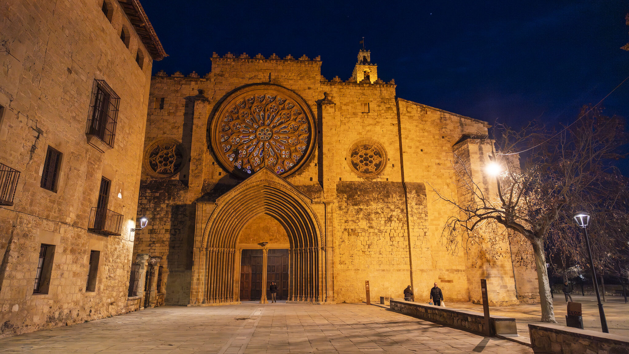 Més llums LED per il·luminar el Monestir de Sant Cugat