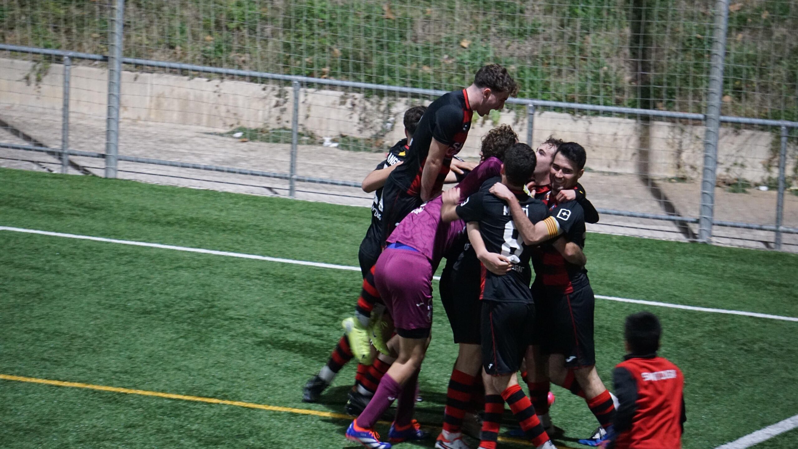 Un SantCu masculí efectiu retorna al camí del triomf davant el Natació Terrassa