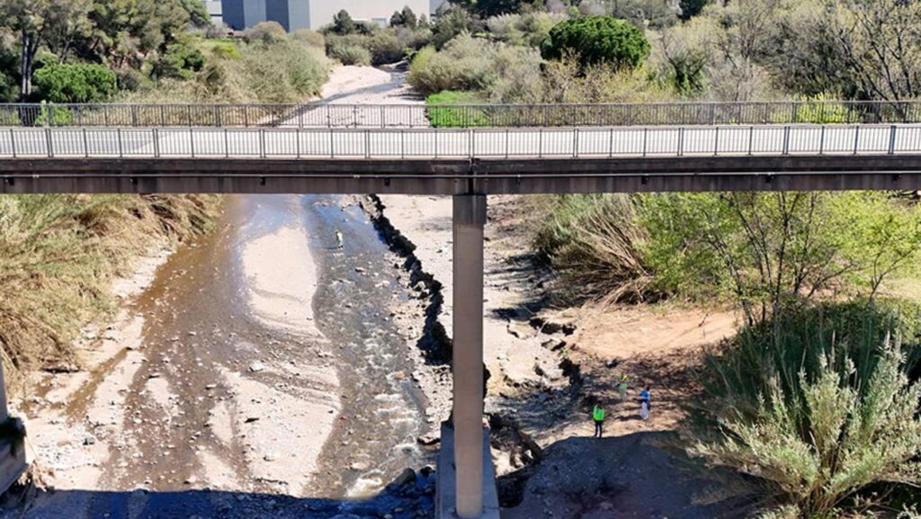 Alt: Rubí porta Sant Cugat als tribunals per exigir la cotitularitat del pont de l’avinguda de Gaudí