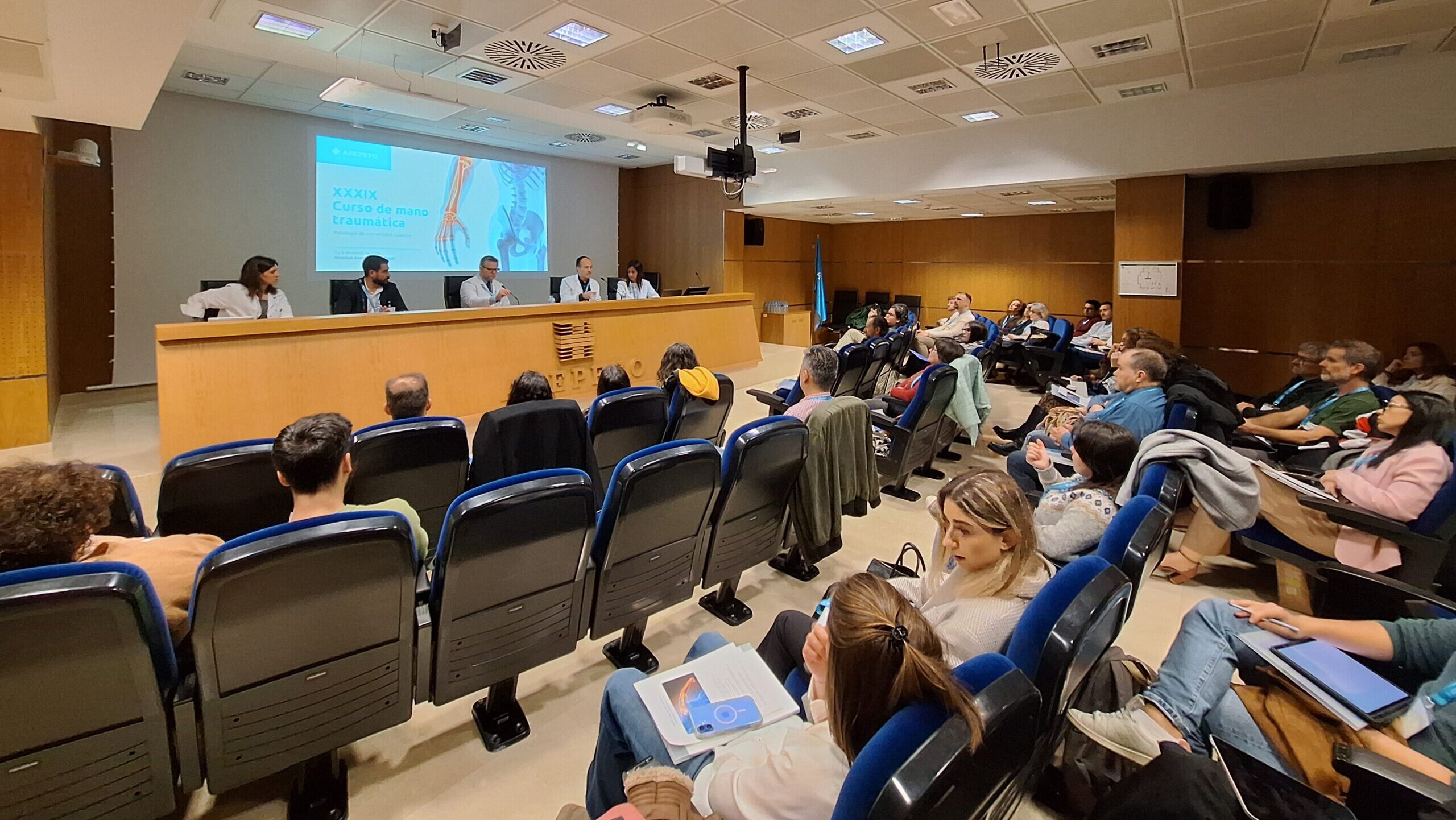 L’Hospital Asepeyo Sant Cugat reforça la formació en lesions laborals de l’extremitat superior