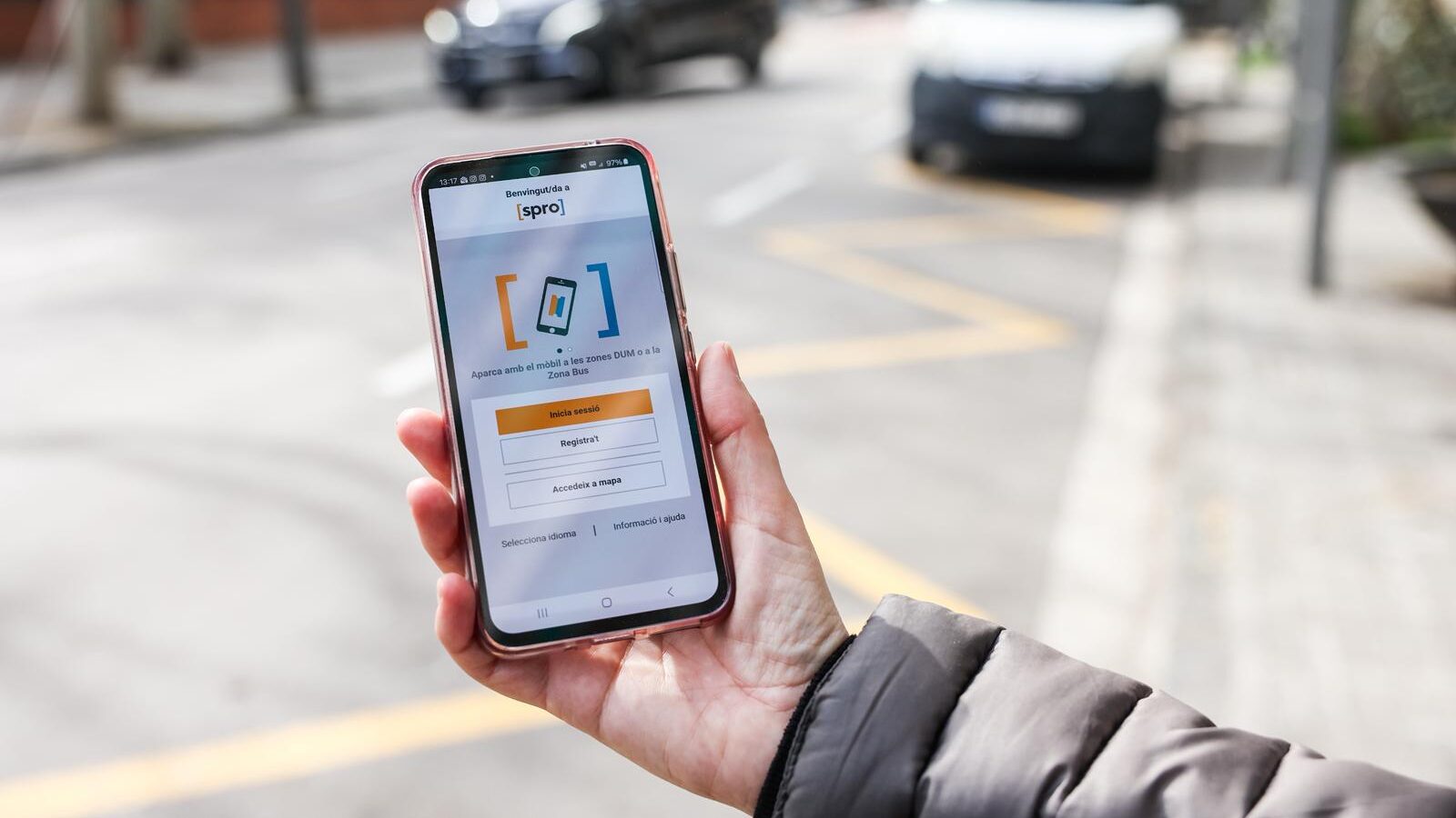 Sant Cugat estrena una app per facilitar l'aparcament a les zones de càrrega i descàrrega