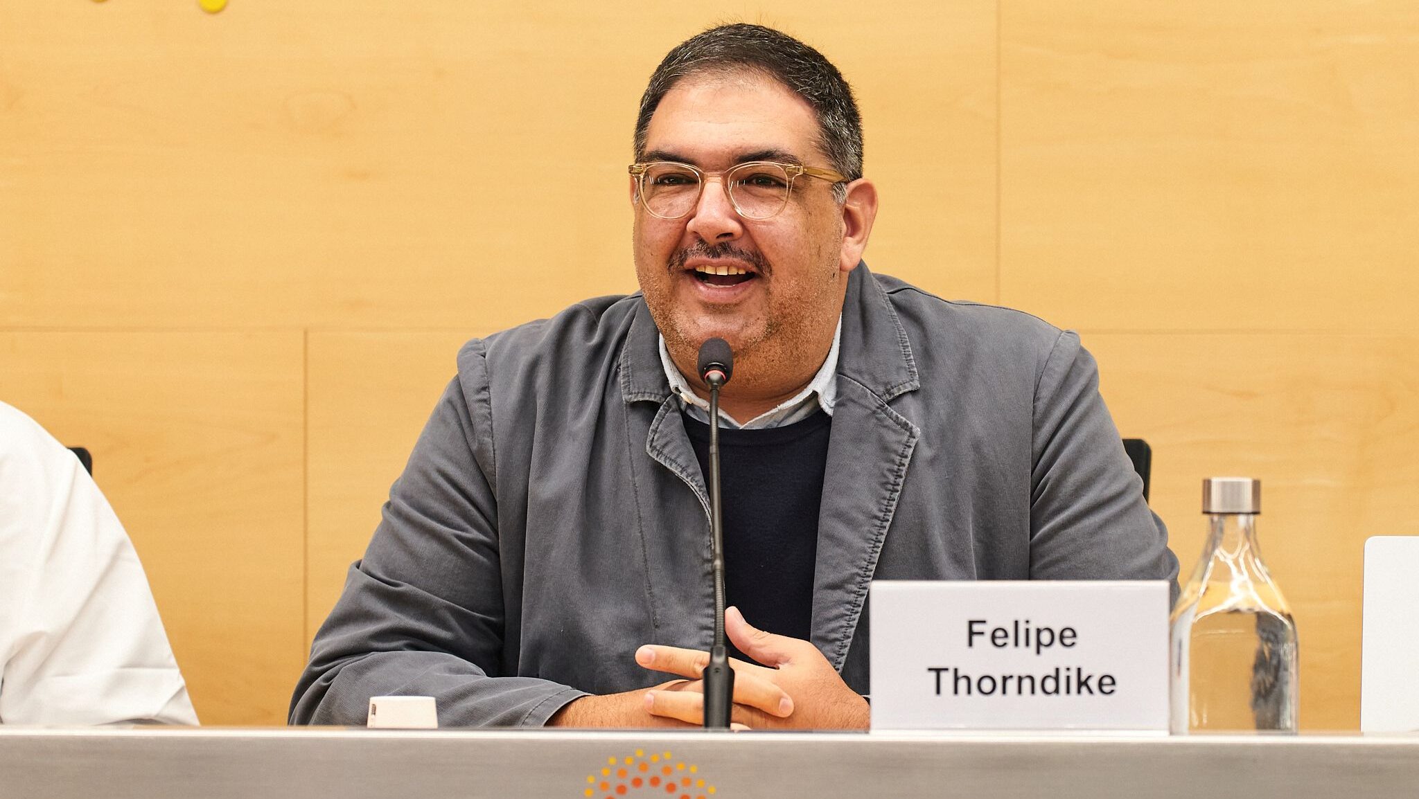 Dr. Felipe Thorndike: 
