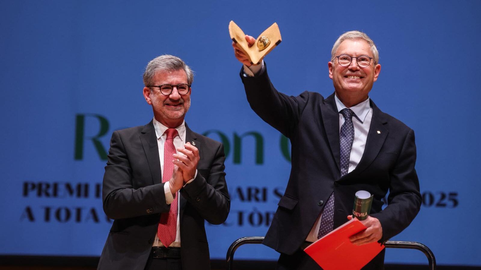 Ramon Grau reivindica el paper dels mitjans locals i del català en rebre el Premi Sant Cugat a tota una trajectòria