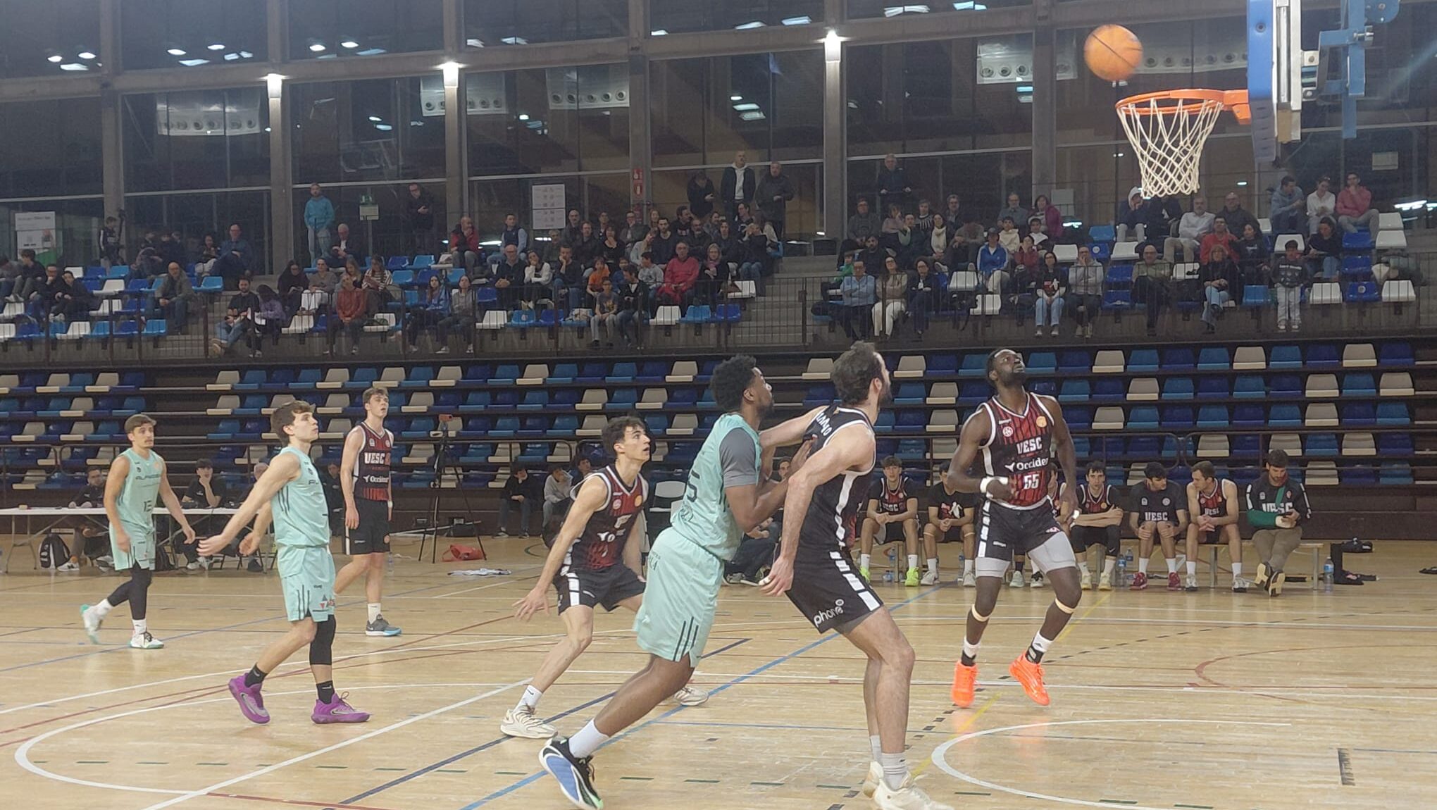 La UESC supera l'Alfindén i té a tocar la permanència a Tercera FEB