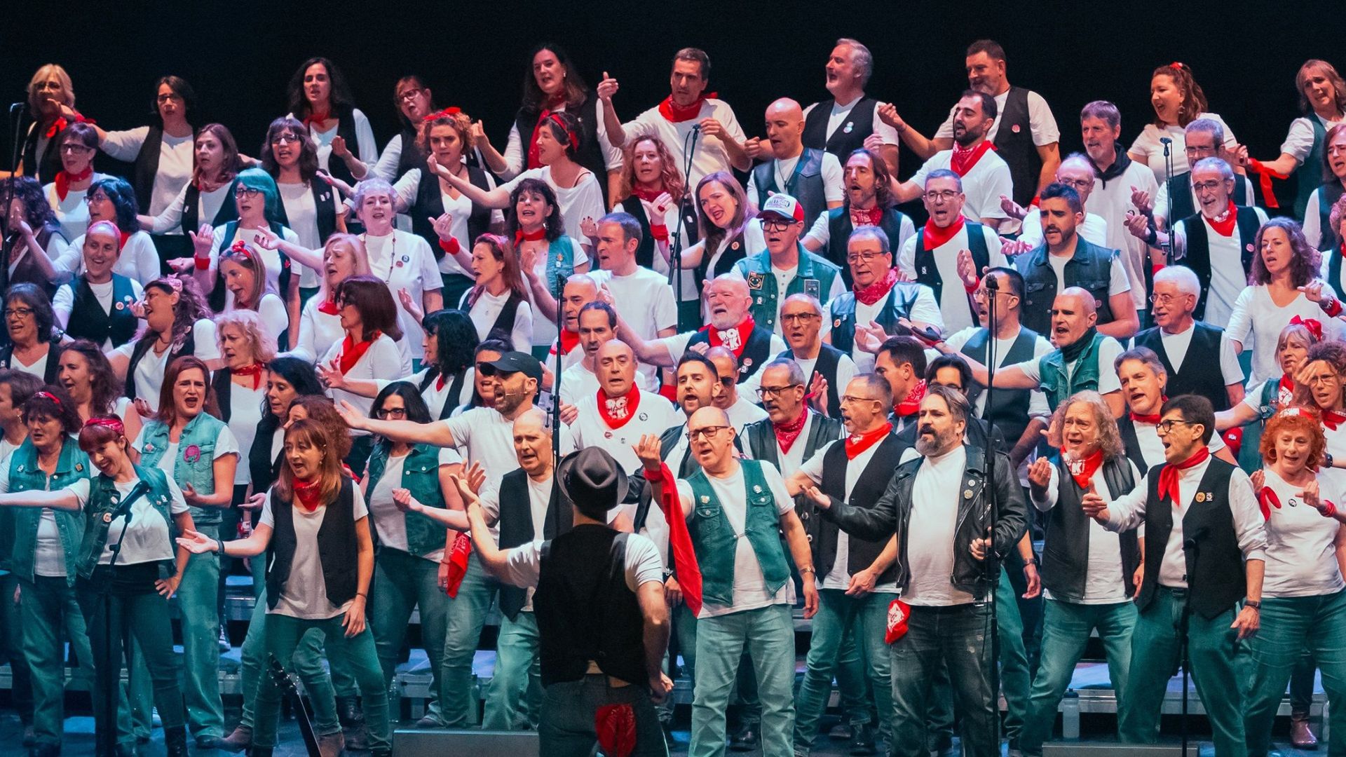 50 veus i un mateix ritme: el fenomen del cor de rock de Sant Cugat