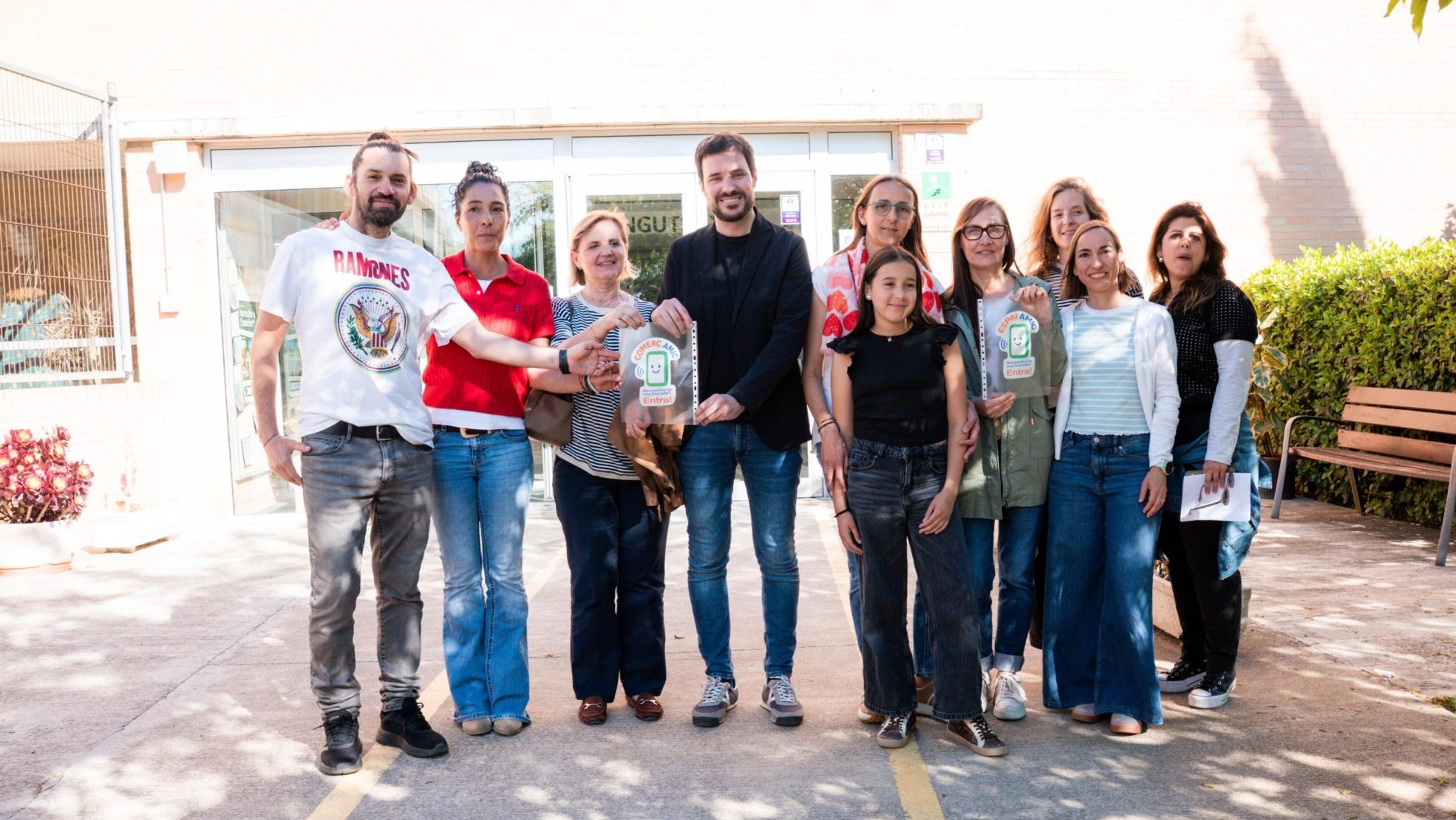 Sant Cugat impulsa una xarxa de “comerç amic” perquè els infants puguin trucar en cas de necessitat