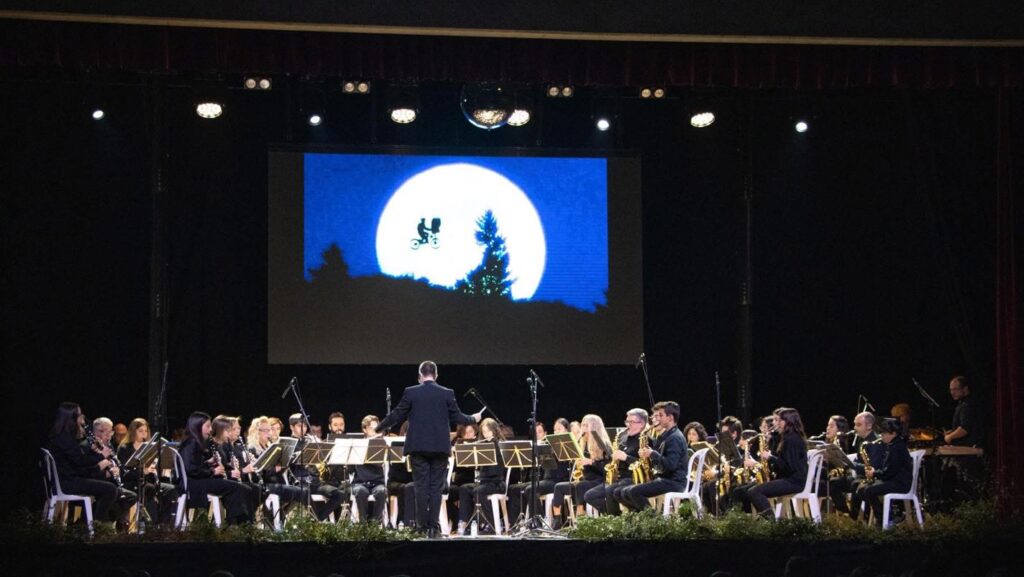 Alt: La Banda de Matadepera porta el París d’entreguerres a Sant Cugat en un concert solidari per Oncolliga