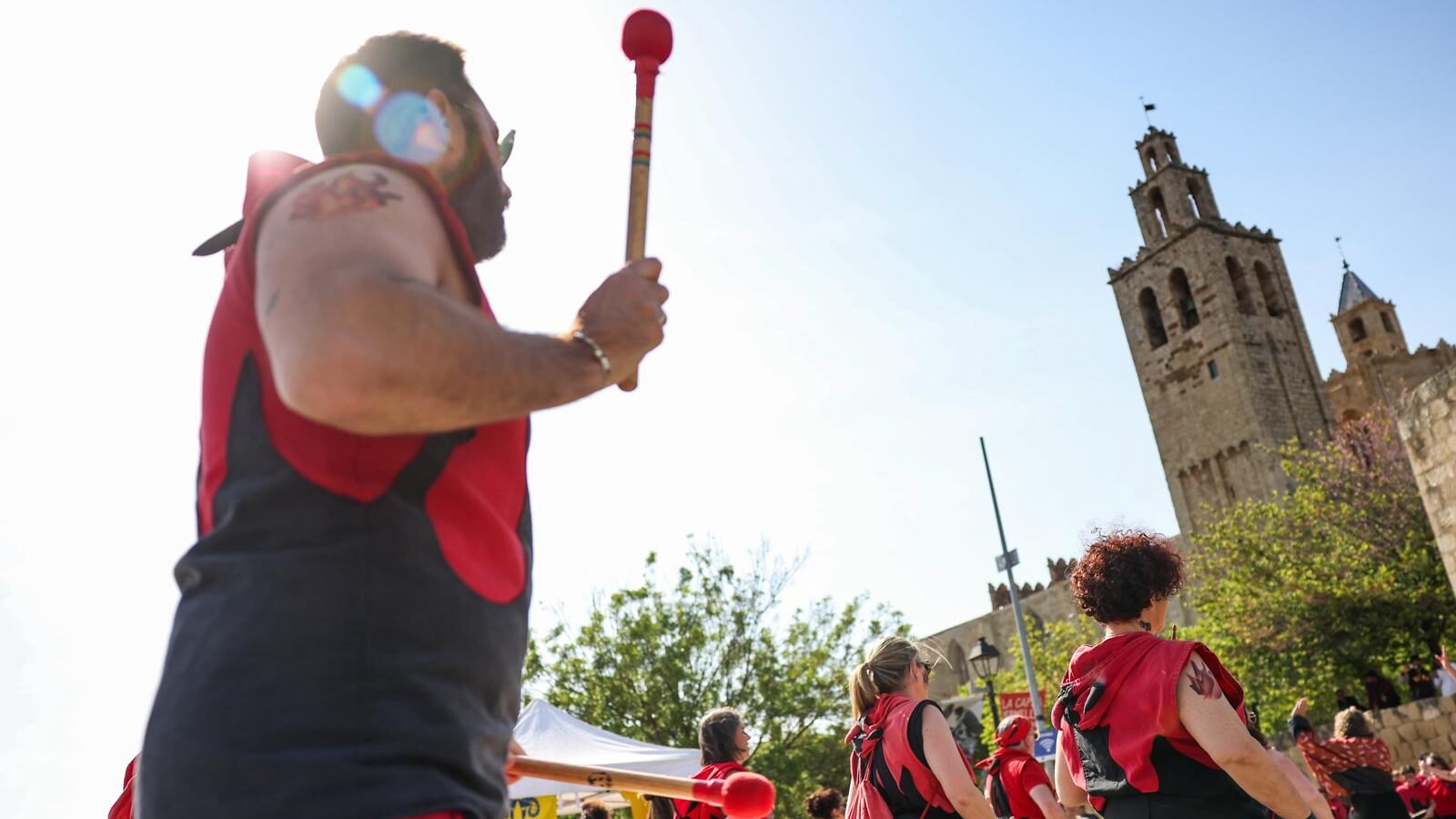 FOTOGALERIA | El Percufoc retrona als carrers de Sant Cugat amb gresca i ritme