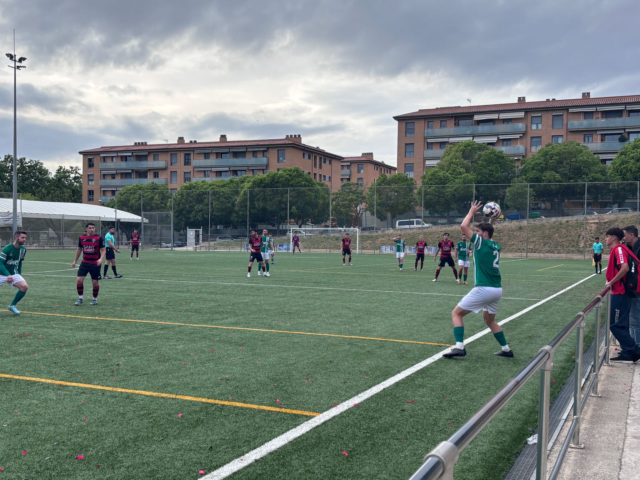 El SantCu deixa escapar la victòria en la darrera jugada del partit davant l'Ascó