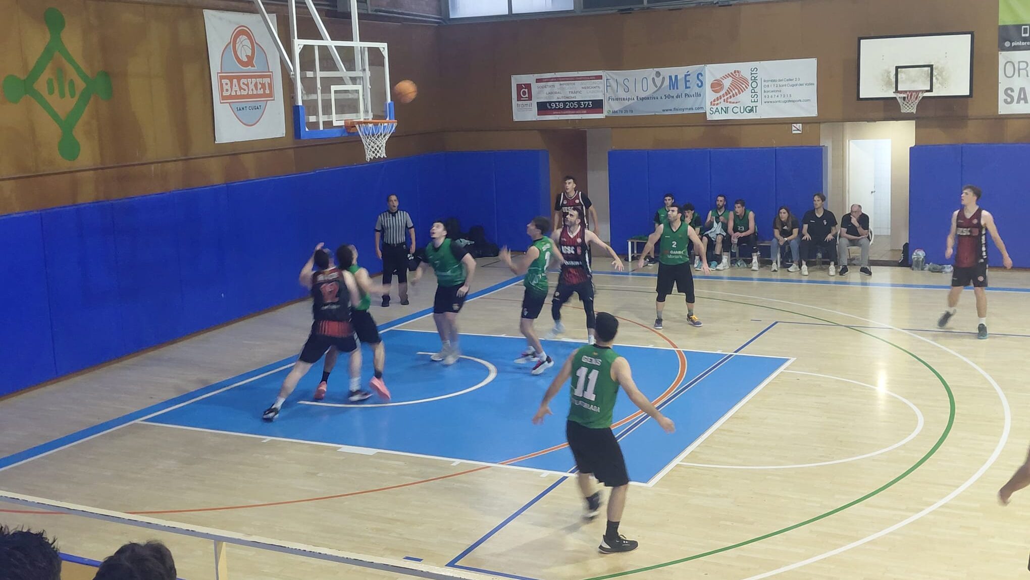 El segon equip de la UESC de bàsquet guanya i es col·loca a un pas de l'ascens