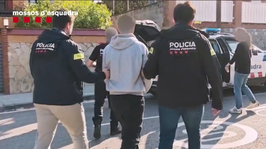 Detingut un jove de 24 anys a Sant Cugat per agredir un home sensellar a Rubí