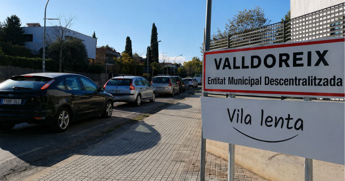 Debat a la junta de veïns de Valldoreix sobre quins són els reductors de velocitat més adequats per a la vila