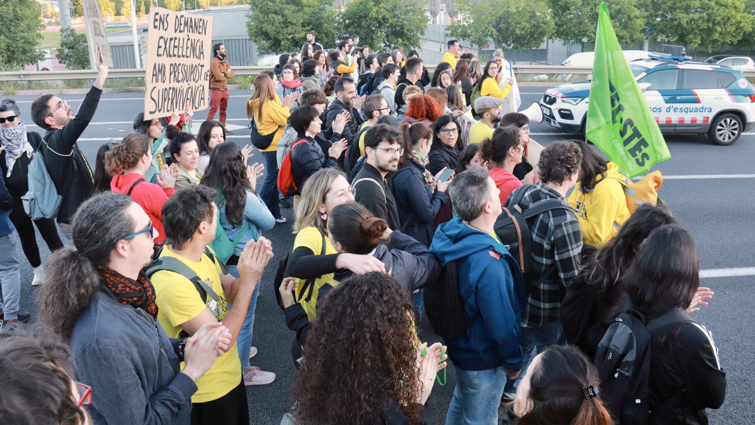 Afectacions a l'AP7 a Sant Cugat per la vaga de mestres