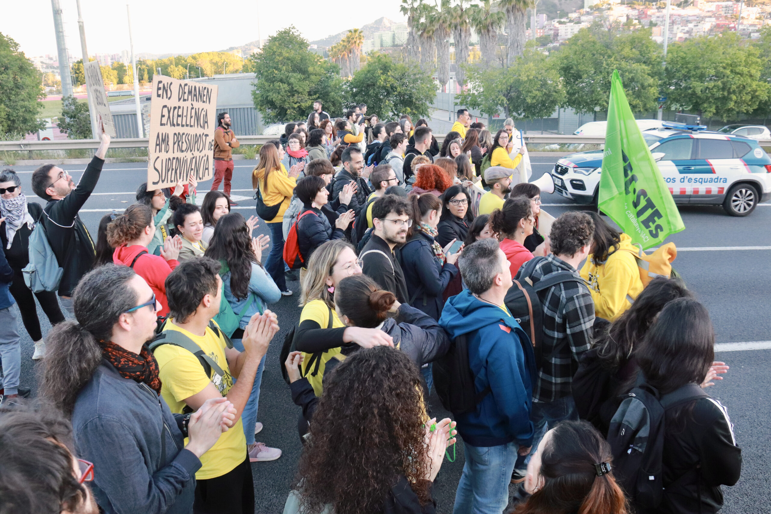 Afectacions a l'AP7 a Sant Cugat per la vaga de mestres
