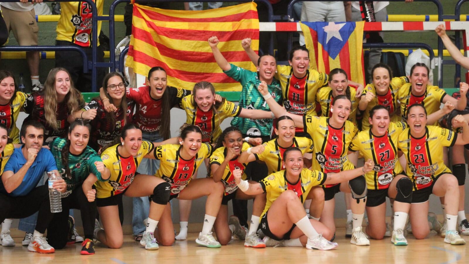 L'Handbol Sant Cugat femení fa història i puja a Divisió d'Honor Plata, tercera categoria estatal