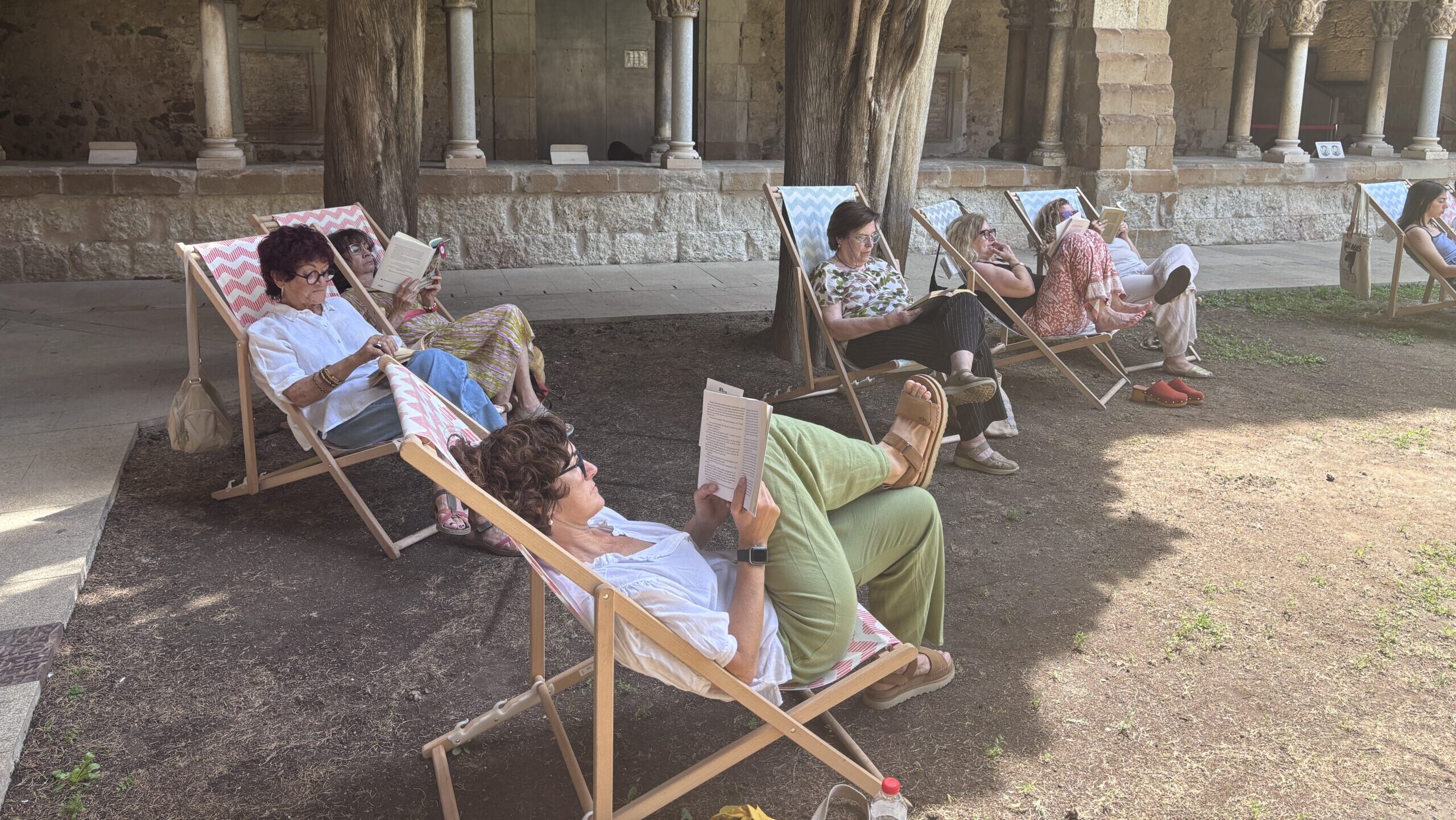 Un matí de lectura entre capitells