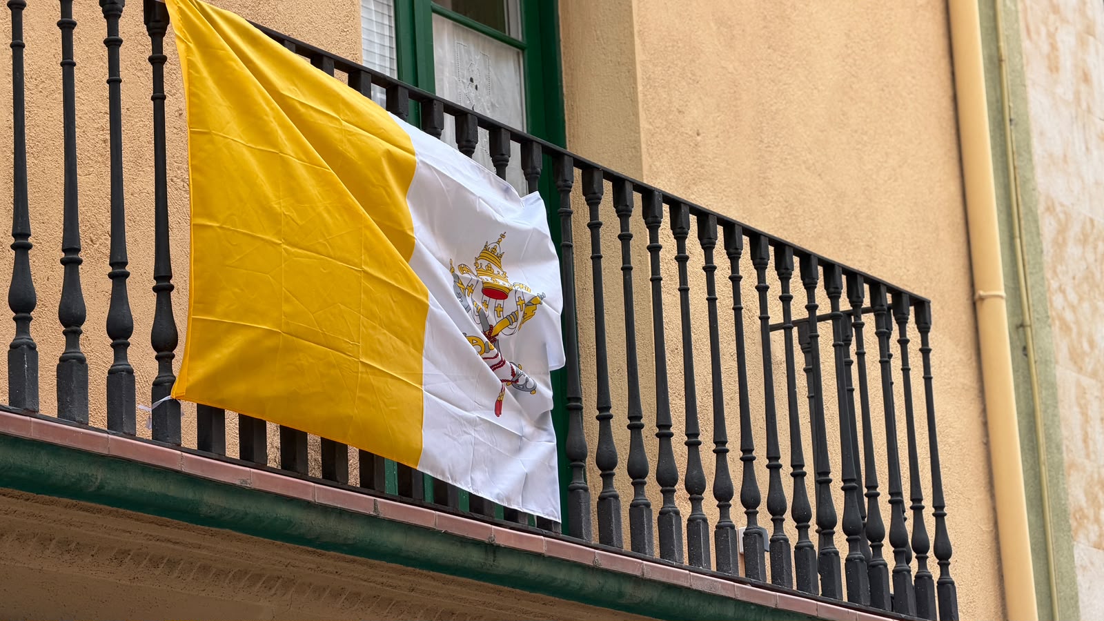 Els feligresos de Sant Cugat esperen amb il·lusió la visita de Lleó XIV: ''És un regal''