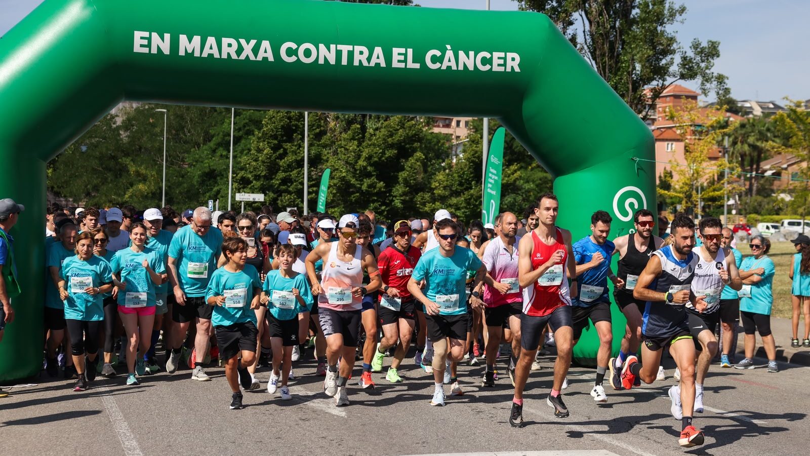 Més de 600 participants a la 1a Cursa 'KM contra el Càncer'