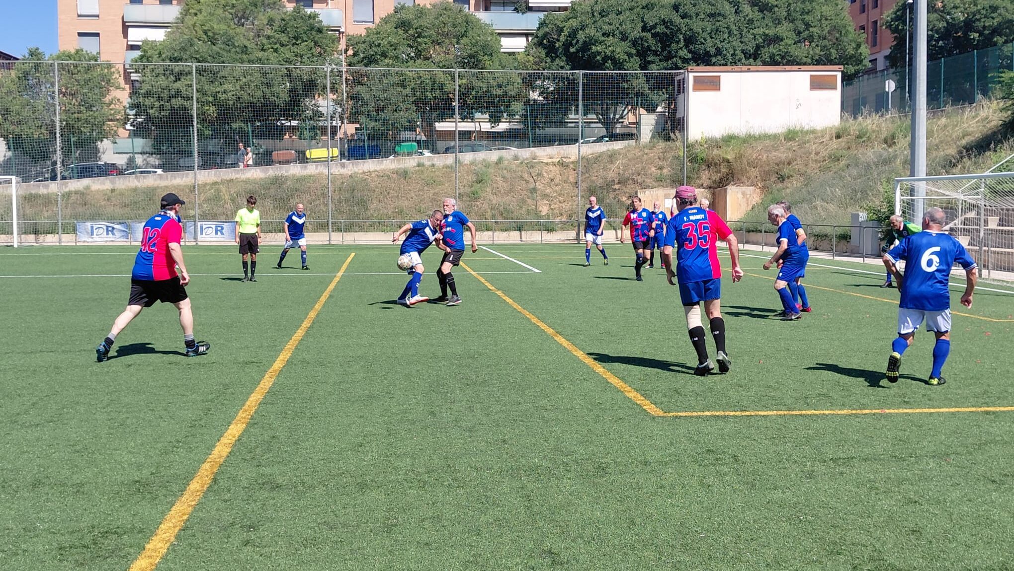 Quan córrer està prohibit: el futbol caminant triomfa a Sant Cugat