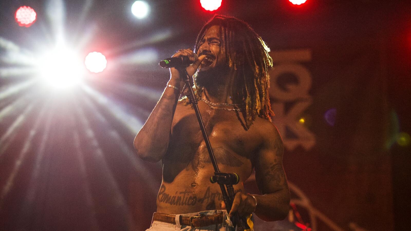 FOTOS | El STQ Black marca el ritme d'una nit funk amb molt de sabor llatí