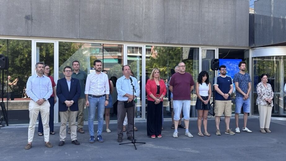 Sant Cugat se suma al condol pel poble veneçolà amb un minut de silenci institucional