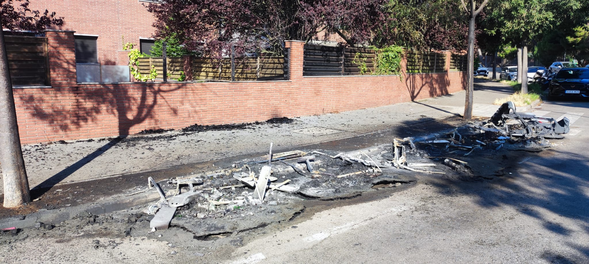 Cinc contenidors cremats: balanç d'una matinada moguda a Sant Cugat