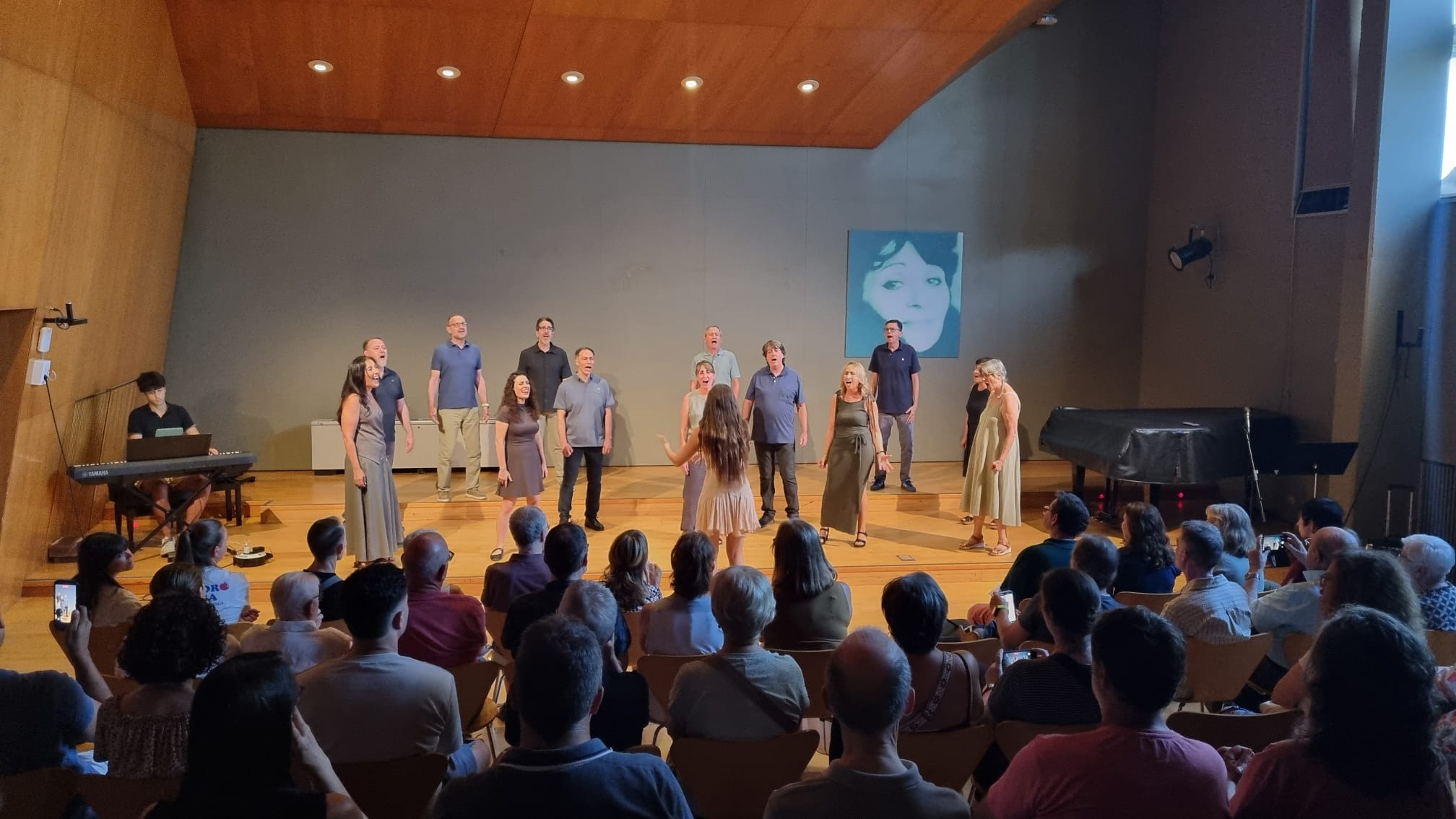 Cara B, una coral amb banda sonora del segle XXI