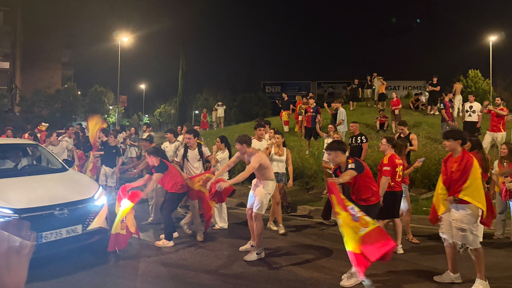 VÍDEO | Celebració als carrers de Sant Cugat pel Mundial de la 'roja'