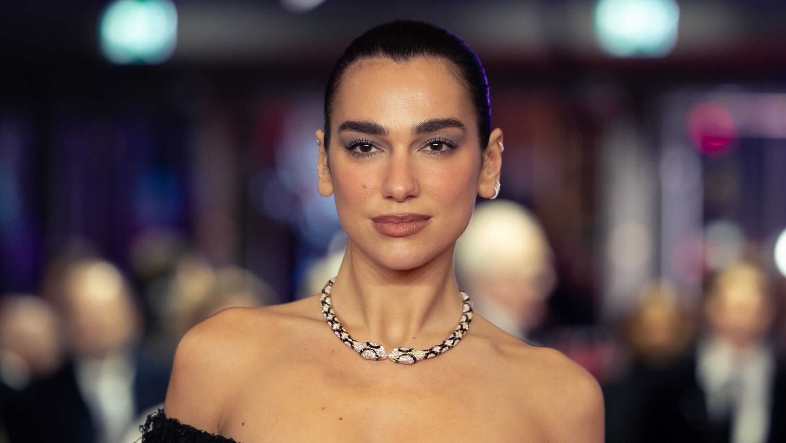 Sant Cugat es cola a la final del Mundial de la mà de Dua Lipa